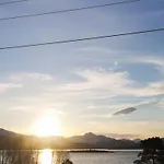 Charming Seaside In 別荘 Tingvoll