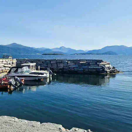 Charming Seaside In 別荘