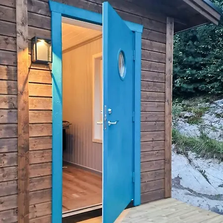 Charming Seaside In * Tingvoll
