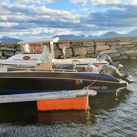Charming Seaside In * Tingvoll